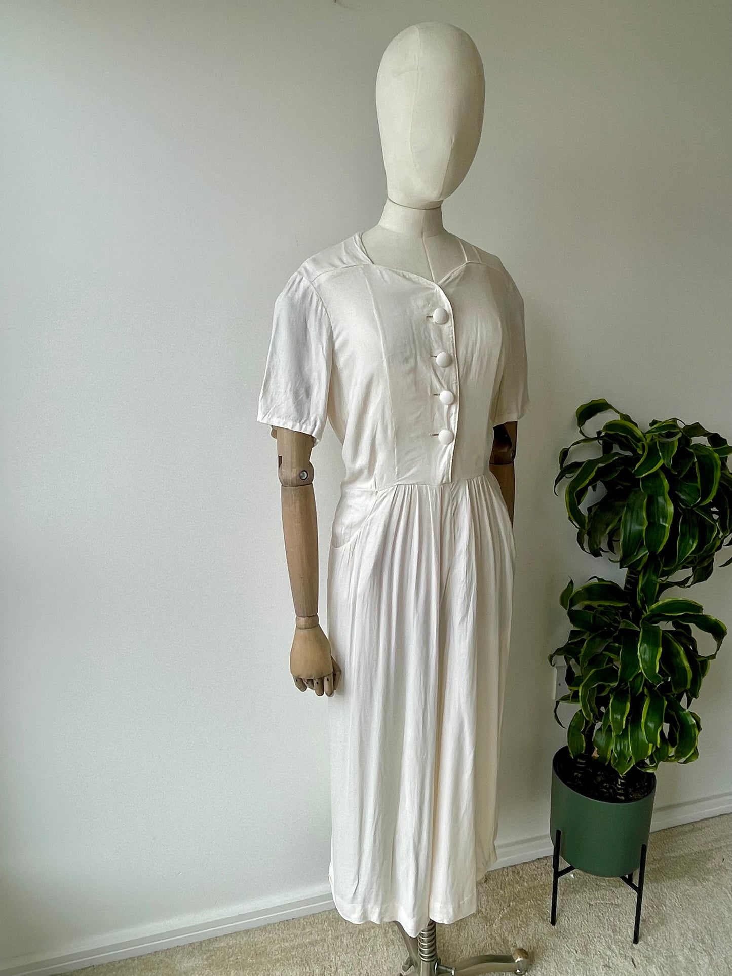 1980s-style midi dress