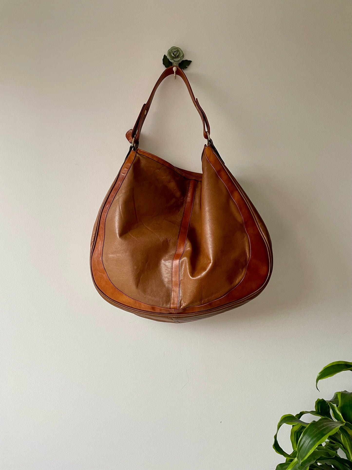 Slouchy leather shoulder bag