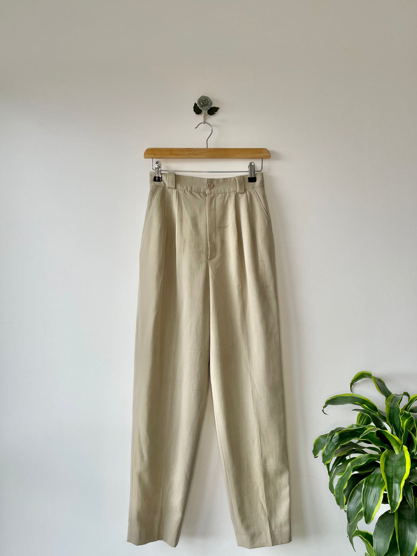 High-waisted tailored trousers